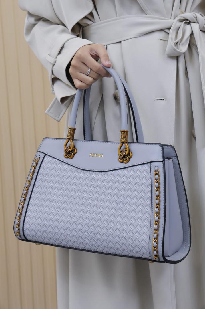 Sac à main femme PEDRA – Chic moderne & raffinement absolu 