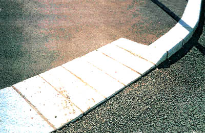 Entrance kerb	