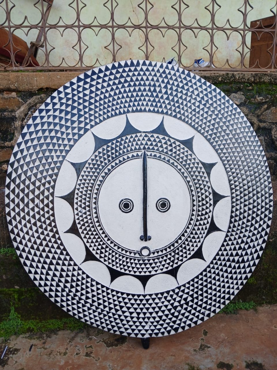 Art du pays=Objets d'arts dans toutes les foy, Chaises royales,,les animaux décoratifs Lions, girafes, Éléphants et biens d'autres selon votre préférence