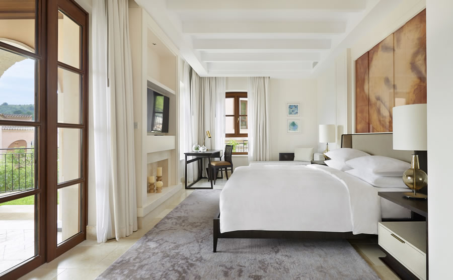 CUSTOM MADE HOTEL GUEST ROOM 