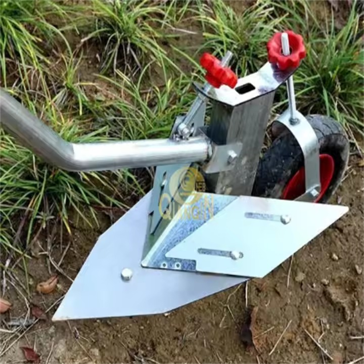 petite machine agricole ouvreur de fossé
