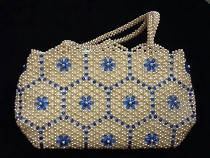 Art,mode et décoration :Le perlage dans toutes ses dimensions :Sacs,vases, chapeaux, bijoux,pots de fleurs