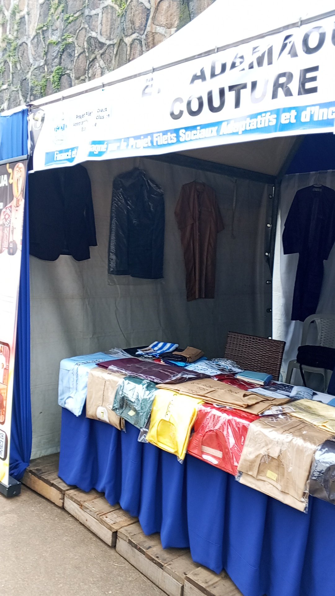 vêtements en super cent et basin riche