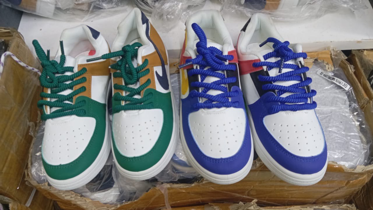 Chaussures hommes, femmes et enfants