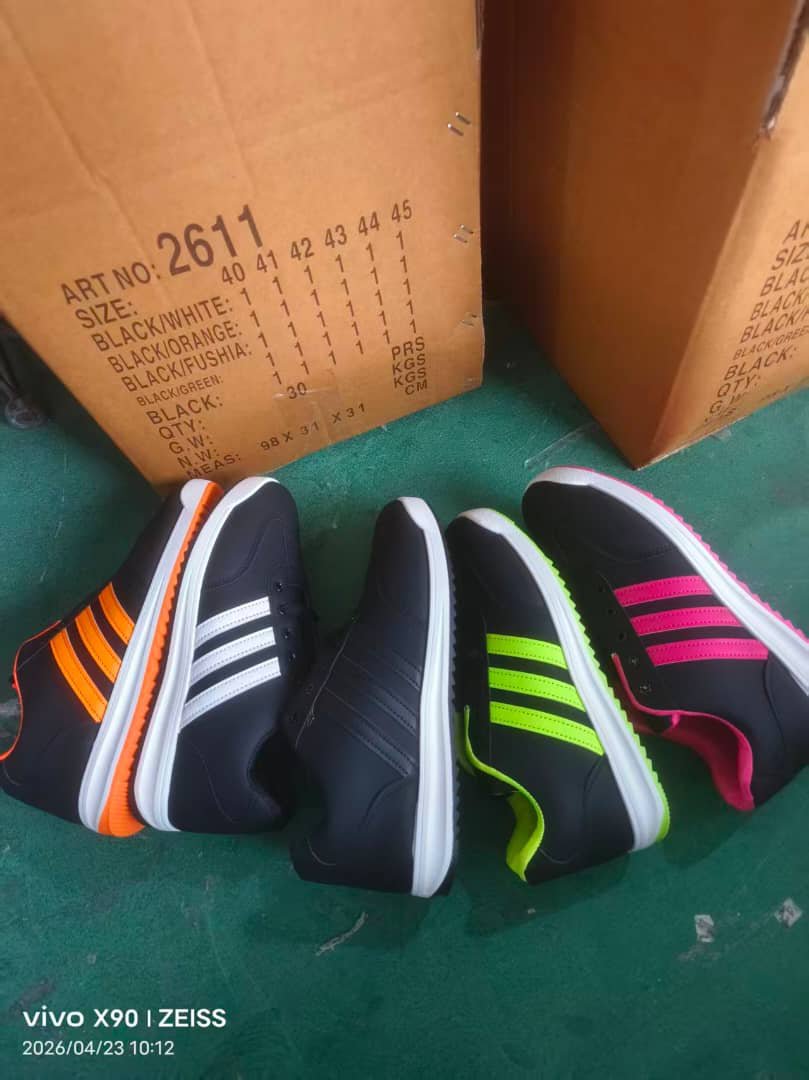Chaussures hommes, femmes et enfants